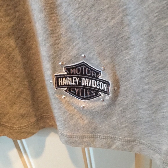 HARLEY DAVIDSON  2X Long Sleeves Top / Tunic  Lt Grey metallic studs Neck&Logo - Picture 3 of 7